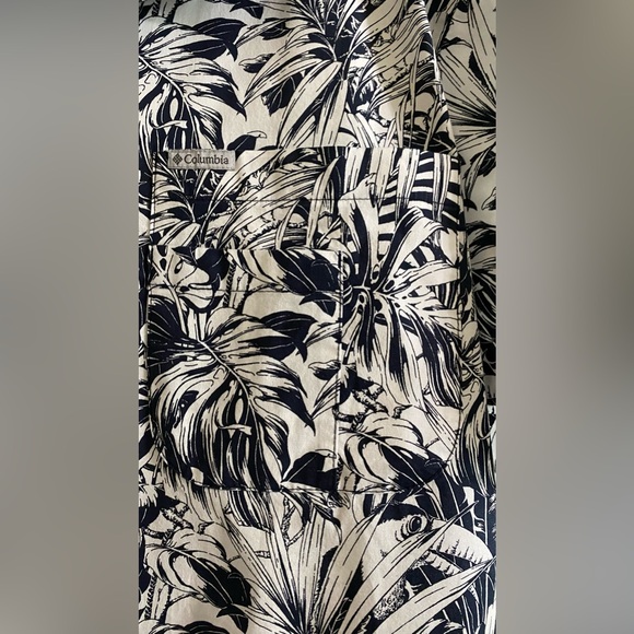 Columbia extra large men’s shirt washed, but never worn tropical material - Picture 3 of 6
